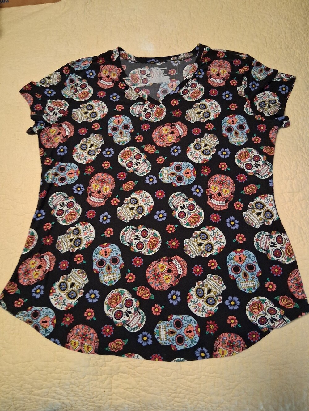 Women's No Boundaries Black Sugar Skull Floral Short Sleeve Top, Size XXXL, NWOT